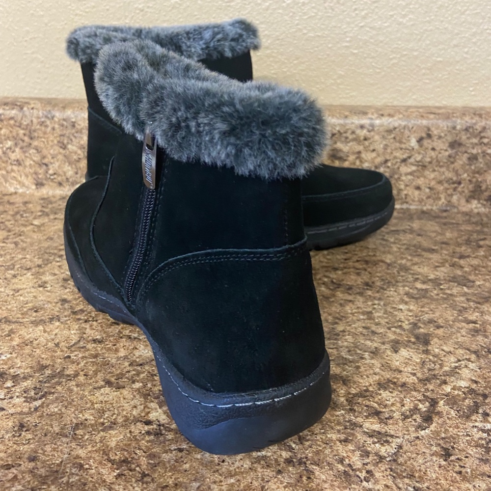 NEW KHOMBU Fur All Weather Water Resistant shoe Ankle BOOT Bootie BLACK SUEDE - Picture 6 of 7